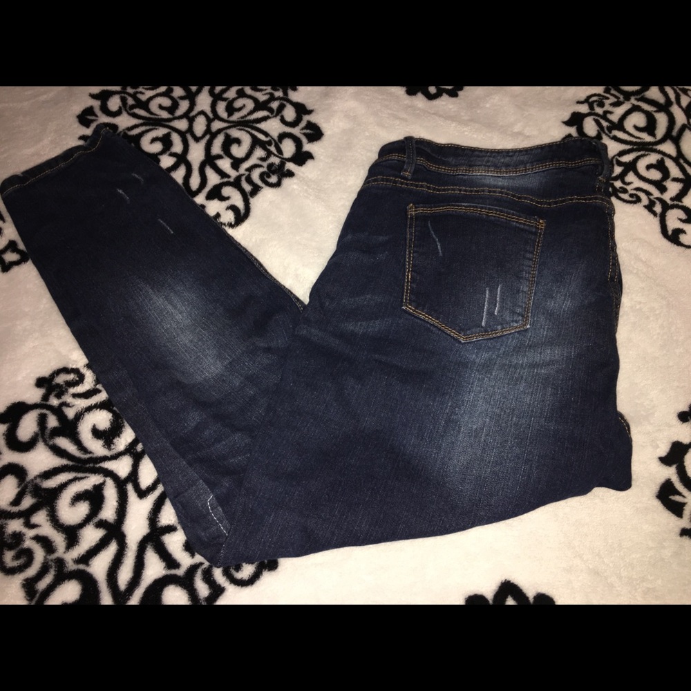 Jeans - Picture 2 of 3